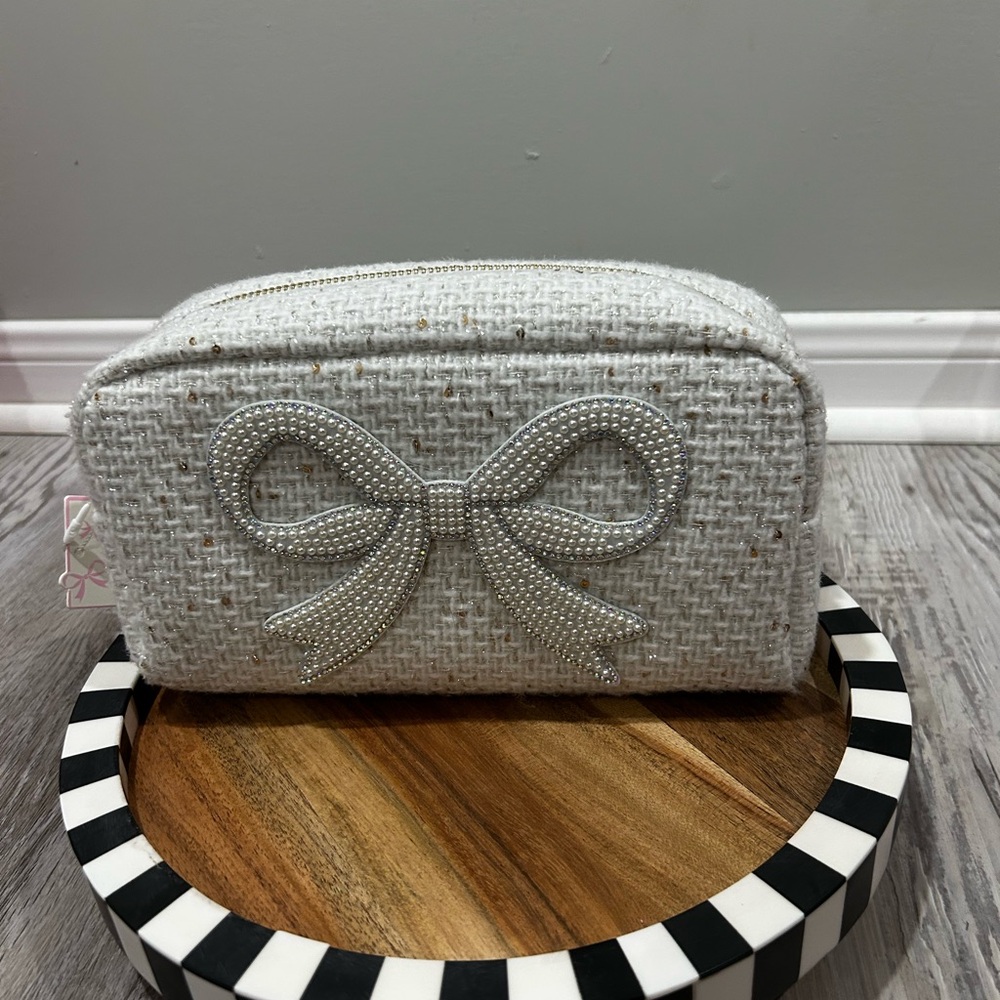 Bow makeup bag